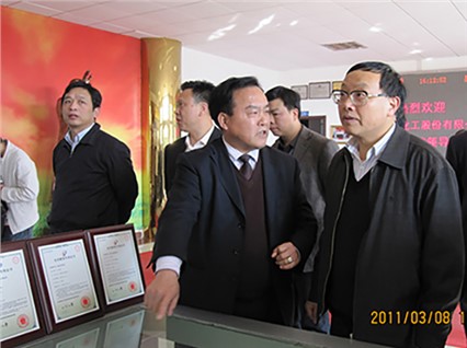 省政協(xié)副主席、省委組織部常務副部長武吉海先生一行蒞臨我公司視察指導工作