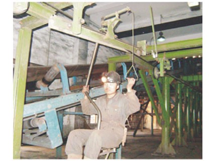 靜態(tài)上、下車裝置